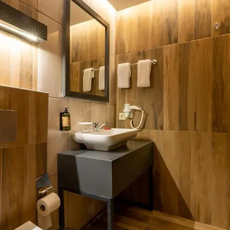 Ξενοδοχείο Rush 3*