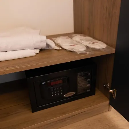 Ξενοδοχείο Rush 3*