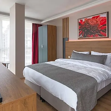 Hotel Rush