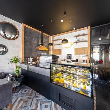 Ξενοδοχείο Rush 3*