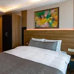 Rush Ξενοδοχείο