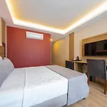 Ξενοδοχείο Rush 3*