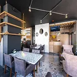 Ξενοδοχείο Rush