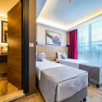 Rush Ξενοδοχείο 3*