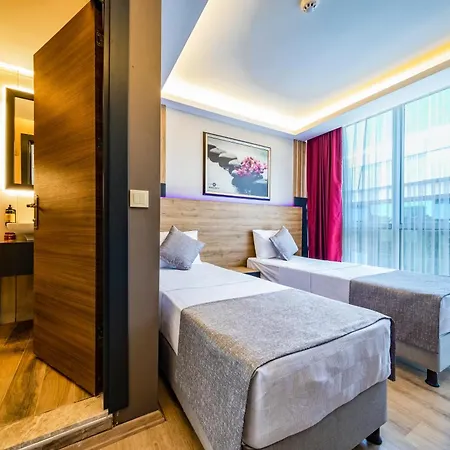 Rush Hotel 3*